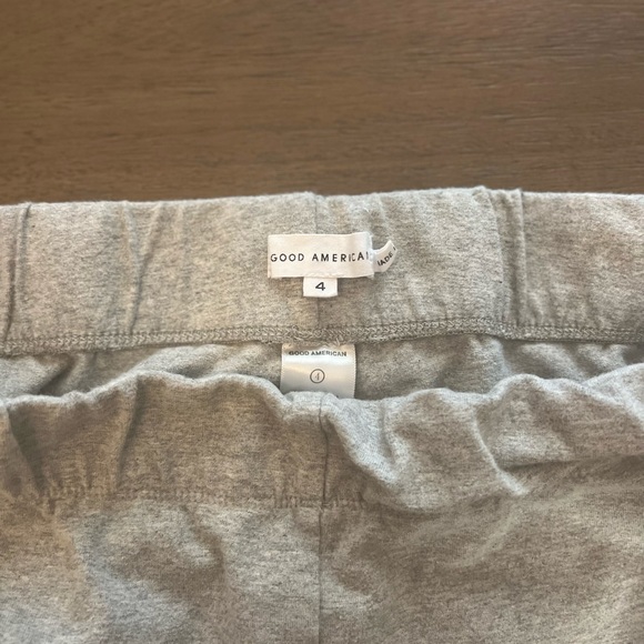 GOOD AMERICAN ESSENTIAL BIKE SHORT - Picture 9 of 9